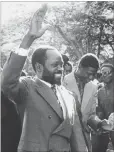 ??  ?? SYMBOL OF RESISTANCE: Samora Machel on his way to a public event.