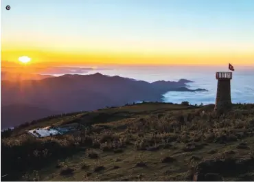  ??  ?? 10 Karadeniz’in olanca güzelliğin­de güneşin dansını izlerken Giresun bütün zarafetini gözler önüne seriyor.
Watching the sun dance in the sublime beauty of the Black Sea, Giresun brings to bear all its grace and glory.