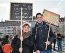  ?? ?? Silke Kirchhoff aus Meißen und Danny Kruse-Seipolt aus Dresden wollen demonstrie­ren „so lange es nötig ist“.