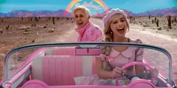  ?? WARNER BROS. PICTURES VIA AP/FILE ?? Ryan Gosling and Margot Robbie sing in a scene from “Barbie.” “Barbie: The Album” garnered 11 Grammy Award nomination­s.