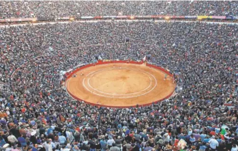  ?? ?? // EFE La Monumental de México, en tarde de lleno total en los tendidos