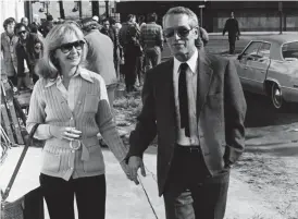  ?? FOTO: ALBUM / ALAMY STOCK PHOTO ?? ■ Joanne Woodward och Paul Newman spelade mot varandra i filmen The drowning pool 1975.