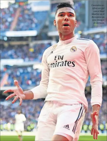  ??  ?? Casemiro celebra un gol con el Real Madrid en el Bernabéu en una imagen de archivo.