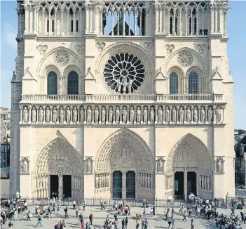  ?? FOTO: THOMAS STRUTH ?? Thomas Struth, „Notre-Dame, Paris“, 2001