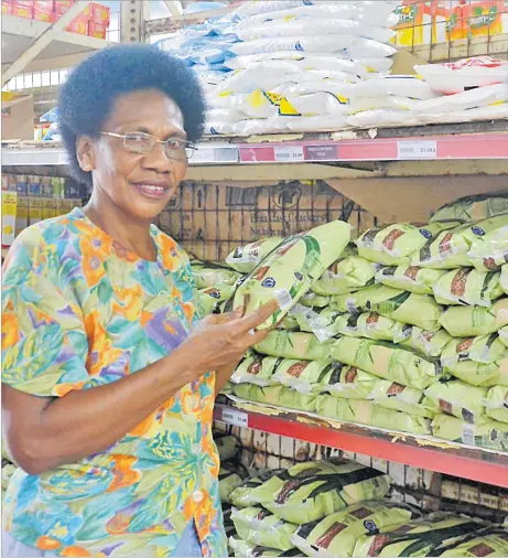  ?? Picture: LOSALINI VUKI ?? Serenia Raqitawa at NewWorld Supermarke­t, Nausori.