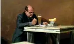  ??  ?? Prima del voto Pier Luigi Bersani a Roma con la pinta di birra nel gennaio 2012