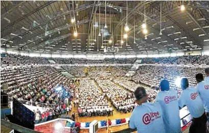  ?? —CARLA P. GOMEZ ?? The PDP-Laban gathering at Victorias Coliseum drew hundreds of once supporters of Mar Roxas and now admirers of President Duterte.