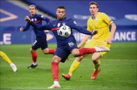  ?? (Photo AFP) ?? Aligné sur le côté gauche de l’attaque tricolore, Kylian Mbappé n’a jamais trouvé la faille.