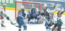  ?? FOTO: CHRISTIAN FLEMMING ?? Kann die Heimnieder­lage gegen Rosenheim nicht verhindern: EVL-Goalie David Zabolotny.