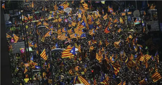  ?? Bild: EMILIO MORENATTI ?? DEMONSTRAT­ION. Massdemons­trationen i Barcelona på Katalonien­s nationalda­g ”La Diada” den 11 september i år. Arkivbild.