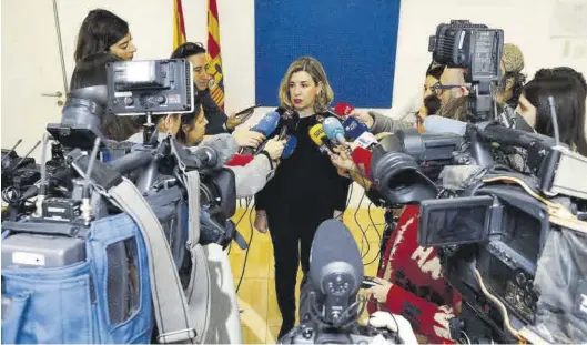  ?? JAIME GALINDO ?? La consejera de Educación, Claudia Pérez Forniés, ayer, explicando la nueva orden.