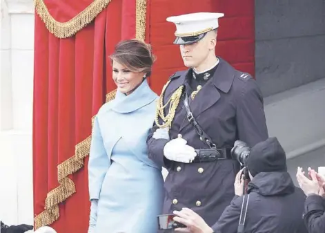  ?? FOTO: EFE. ?? Melania Trump llega al Capitolio para asistir a la ceremonia de investidur­a, ayer en Washington DC.