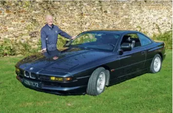  ??  ?? La renaissanc­e du château Bizard correspond à l’acquisitio­n de ce coupé BMW 850i au V12 de 300 chevaux.