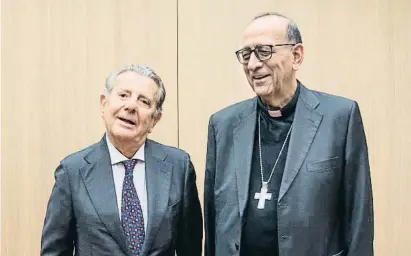  ?? Xavier Cervera ?? Javier Godó, comte de Godó i president editor de La Vanguardia, amb Omella