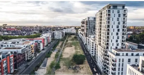  ?? RP-FOTO: ANDREAS ENDERMANN ?? Zwar wird immer mehr Wohnraum in Düsseldorf geschaffen wie hier im Quartier Central. Es reicht aber immer noch nicht.