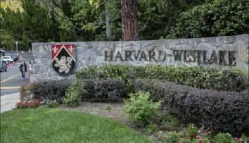  ?? Monica Almeida/The New York Times ?? Harvard-Westlake is a private school in Los Angeles. Some parents worry that the school’s new plan to become an “anti-racist institutio­n” is making their kids fixate too much on race.
