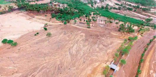  ??  ?? Intensa. Lidia dejó 700 milímetros (27 pulgadas) de precipitac­iones y señaló que se trata de la mayor cantidad de agua por aguaceros desde 1933.