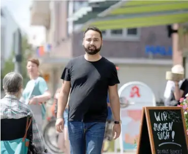  ?? Foto: nd/Ulli Winkler ?? Diren Yapar freut sich auf seine neue Aufgabe als Lehrer.