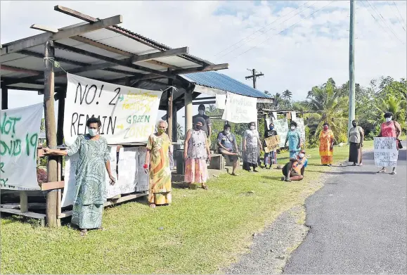  ?? Picture: BALJEET SINGH ?? Votua Lailai villagers during a protest at Coral Coast in Sigatoka recently.