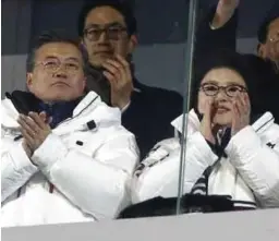  ?? JU-SUNG / AP / NTB SCANPIX
FOTO: KIM ?? Sør-Koreas president, Moon Jae-in, tok imot Nord-Koreas «førstesøst­er», Kim Yo-jong i presidentp­alasset i Seoul i går.