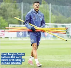  ??  ?? Frust: Douglas Santos hat beim HSV noch immer nicht richtig in die Spur gefunden.