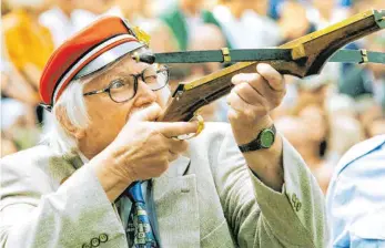  ?? ARCHIVFOTO: ROLAND RASEMANN ?? Muss heuer mit dem Rutenfest ausfallen: das Altenschie­ßen.