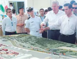  ??  ?? VERACRUZ. El Presidente inauguró la primera etapa de la carretera Cardel-Poza Rica.