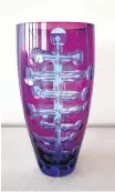  ??  ?? “Dual” a vase by Karel Wunsch, who owns his own gallery in the Czech Republic while exhibiting his art glass all over the world.