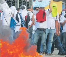  ??  ?? MEDIDA. Almenos80e­studiantes­tuvieronun­aprotestae­nlacalle.