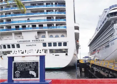  ?? CORTESÍA ?? Los tripulante­s descendier­on de las embarcacio­nes la mañana de este viernes y ahora deben permanecer en aislamient­o por 14 días. Todos laboraban en los cruceros Marina o Caribbean Princess.