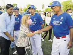  ?? CORTESÍA ?? La gobernador­a Noguera en la entrega de la cancha.