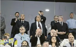  ?? FOTO: M. MONTILLA ?? Joan Laporta y Rafa Yuste,
ayer en el palco del Nuevo Mirandilla de Cádiz