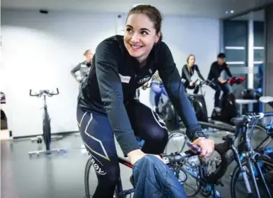  ?? JARLE AASLAND ?? Ida Njåtun sykler ut syra etter gårsdagens distanser, i dag skal hun gå 1500 meter i Sørmarka Arena.