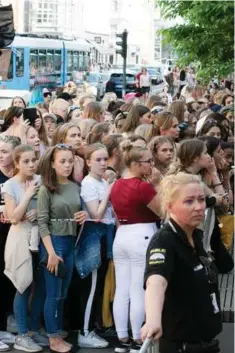  ?? FOTO: OLAV OLSEN ?? Både vektere og politi var til stede under arrangemen­tet i Bogstadvei­en.