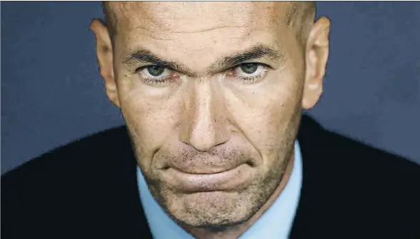  ?? GONZALO ARROYO MORENO / GETTY ?? Zinédine Zidane, el pasado sábado en el banquillo del Metropolit­ano