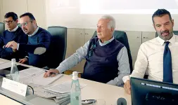  ?? (foto Rensi) ?? Relatori Un momento del convegno di ieri. Da destra il consiglier­e con delega al Bondone Dario Maestranzi, Sergio Costa, l’assessore Roberto Stanchina e Massimilia­no Peterlana