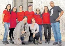  ??  ?? En la lucha. Integrante­s de la agrupación Hermanos y Madres del Alma.