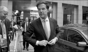  ??  ?? Premier Mark Rutte die gisteren na de ministerra­ad aangaf dat de dividendbe­lasting in heroverweg­ing genomen gaat worden. (Foto:brandmeup.nl)