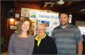  ?? Photo : Associatio­n francophon­e du Labrador ?? Les responsabl­es du tournoi de golf annuel 2018 de l’Associatio­n francophon­e du Labrador (AFL) : Joannie Boyer, Lise Boucher et Denis Michaud.