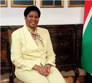  ??  ?? L’ambassadri­ce d’Afrique du Sud en Chine, Dolana Msimang