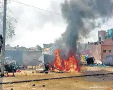  ?? ANI ?? The site of the violence in Himmatnaga­r on Sunday.