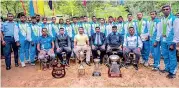  ??  ?? SLAF Shooting Team with the Chief Guest, Minister Namal Rajapaksa