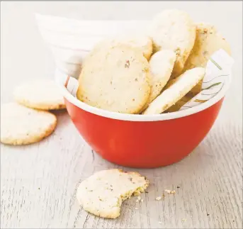  ?? America's Test Kitchen / Contribute­d photos ?? Potato chip cookies bring together sugar, salt and crunch for an addictive blend of flavors and textures.