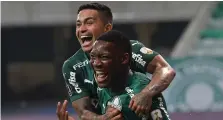  ?? ?? I giocatori del Palmeiras esultano dopo aver segnato un gol