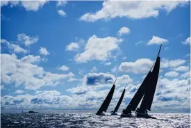  ?? FOTO: LEIF WECKSTRöM ?? SVENSK SEGER. Segern i havskappse­glingen Nordstream Race gick i år till det svenska laget, medan Finlands representa­nter från NJK seglade hem en andraplats.