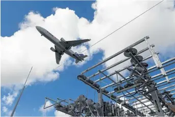  ?? TAIMY ALVAREZ/STAFF PHOTOGRAPH­ER ?? FPL’s Collins Substation in Fort Lauderdale has technology that helps monitor floodwater­s and mitigate storm surge. This technology helps protect critical equipment during storm surges and speeds restoratio­n.