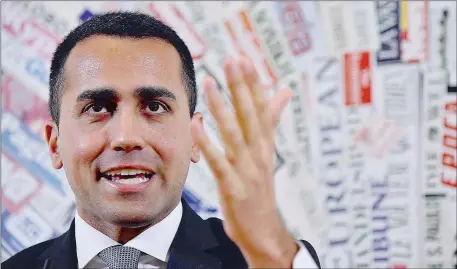  ??  ?? Proposta choc Sempre più febbrili i contatti per le presidenze di Camera e Senato che vedono protagonis­ta il leader pentastell­ato Luigi Di Maio