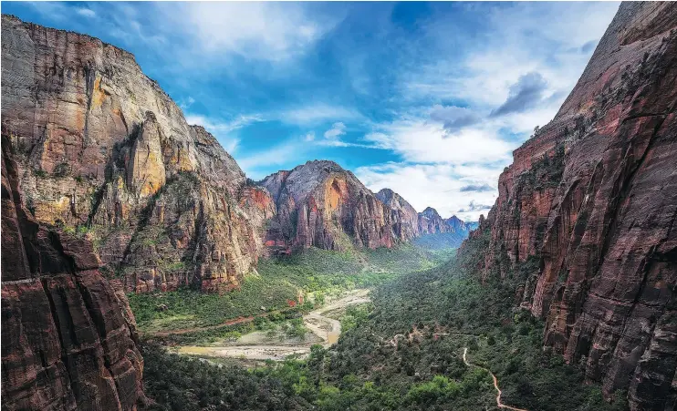  ?? PHOTOS: — ORI NEVARES ?? Our road warriors hiked the Angels Landing trails in Zion National Park, climbing all the way to the top to snap some breathtaki­ng photograph­s.