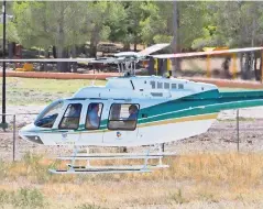  ??  ?? en su gira de ayer Corral, en lugar de utilizar su vehículo, llegó al helipuerto del parque El Reliz