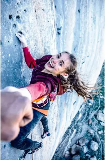  ?? © Jan Novak. ?? Une photo mythique au sommet de Biographie (9a+), qu'aucune autre femme n'a encore réussi à refaire malgré les assauts des meilleures du monde.